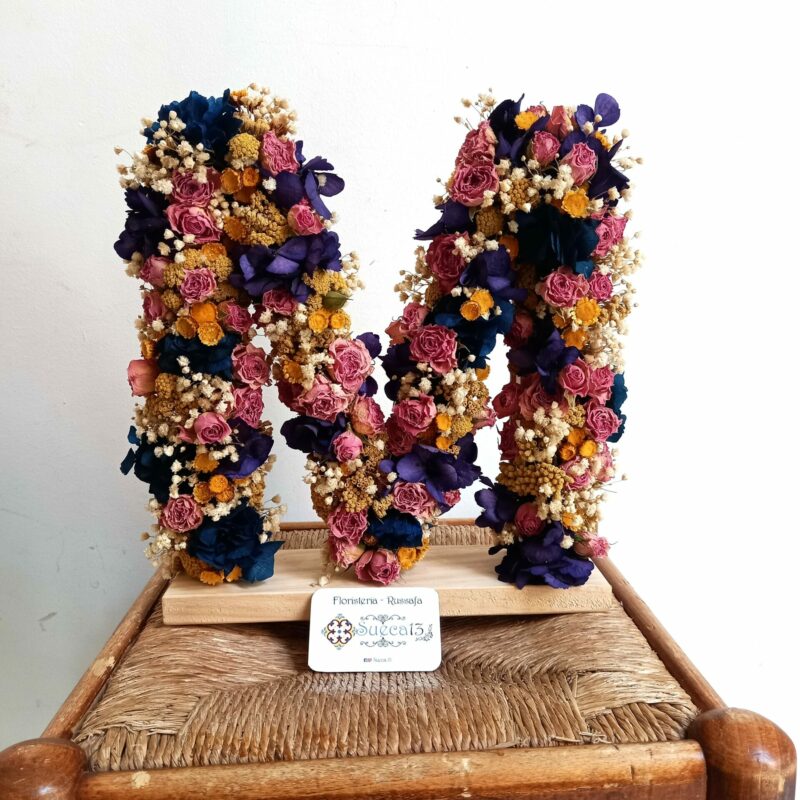 Lettre M pour Fleurs conservées