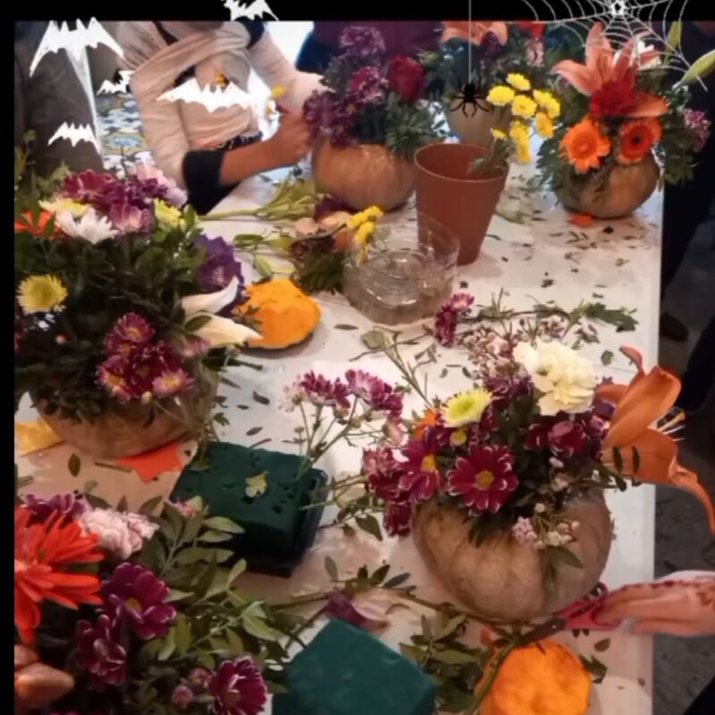 Taller de Calabazas Florales de Halloween para peques. Día 30/10 Turno 17.30 horas